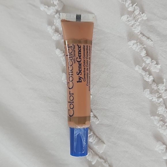 SeneGence Concealer Dark - Picture 1 of 2